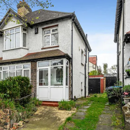 Buy this 3 bed duplex on Purley Way / Waddon Station in Croydon Road, London