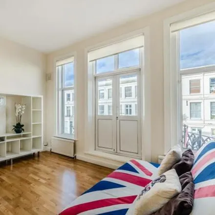 Rent this 2 bed house on 117 Warwick Road in London, SW5 9EZ