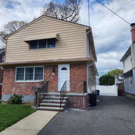 Rent this 3 bed apartment on 217 East Mineola Avenue in Village of Valley Stream, NY 11580