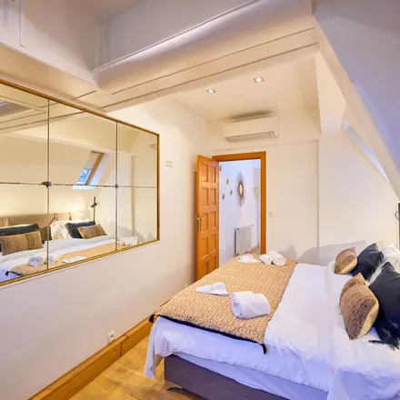 Rent this 2 bed apartment on Visit Flanders in Rue du Poivre - Peperstraat, 1000 Brussels