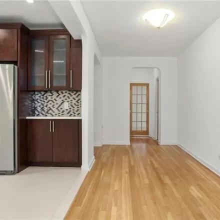 Image 7 - Regency Tower, 67th Drive, New York, NY 11375, USA - House for sale