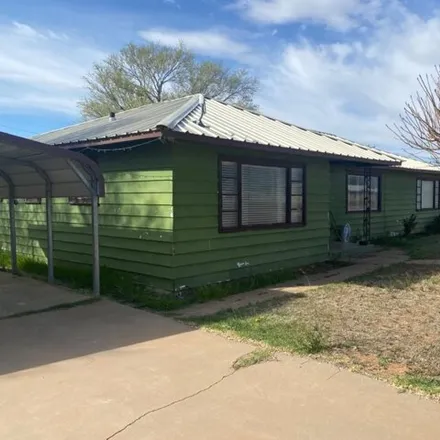 Image 2 - 230 7th Street, Amherst, Lamb County, TX 79312, USA - House for sale