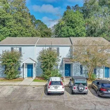 Rent this 4 bed condo on GrandMarc Communal Gardens in Hancock Street, Tallahassee