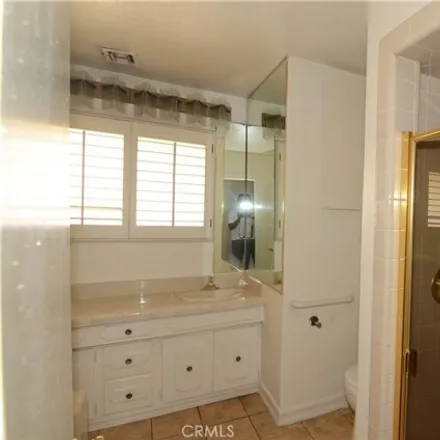 Image 6 - 1545 West 81st Street, Los Angeles, CA 90047, USA - House for sale