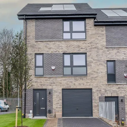 Rent this 3 bed townhouse on Barlanark Drive in Glasgow, G33 4QB