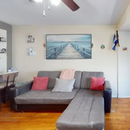 Buy this 3 bed apartment on 307 Locust Street in North Side, Mount Vernon