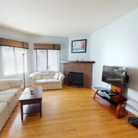 Buy this 2 bed apartment on #107,810 West Lakeside Place in Uptown, Chicago