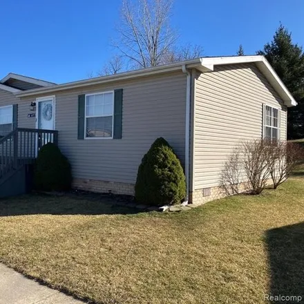 Buy this studio apartment on 6151 Addison Way in Tyrone Township, MI 48430