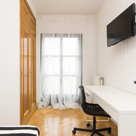 Image 2 - Madrid, Calle de Oñate, 13, 28020 Madrid - Room for rent