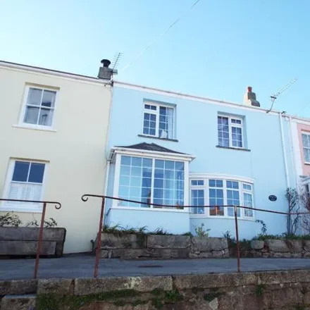 Rent this 4 bed townhouse on 3 Clare Terrace in Falmouth, TR11 3BJ