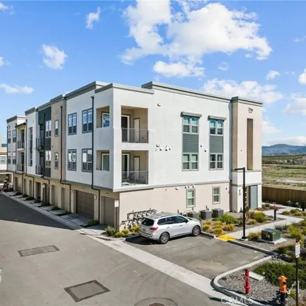 Buy this 1 bed condo on Mercantile Court in Valencia, CA 91381