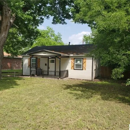 Buy this 2 bed house on 935 South 23rd Street in Temple, TX 76504