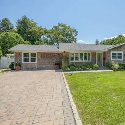 Image 2 - 36 Wiltshire Street, Southampton, North Sea, NY 11968, USA - House for rent