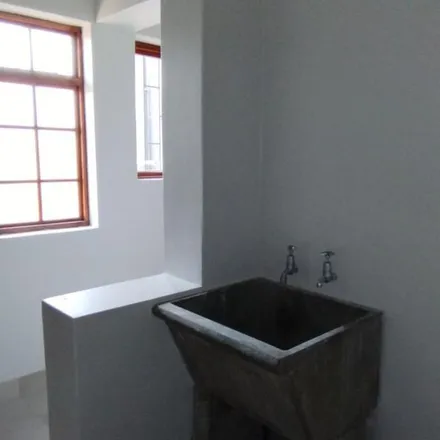 Image 2 - Parow North Primary School, Sangiro Street, Cape Town Ward 2, Parow, 7500, South Africa - Apartment for rent