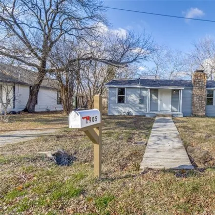 Buy this 2 bed house on 1941 North Main Street in Bonham, TX 75418