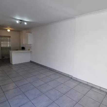 Image 6 - Rosmead Avenue, Kenilworth, Cape Town, 7708, South Africa - Apartment for rent