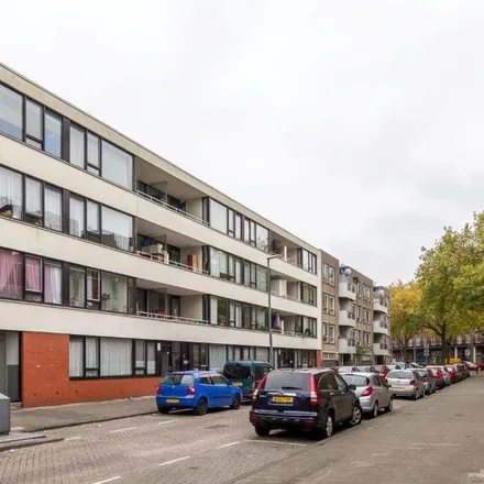Rent this 3 bed apartment on Retiefstraat 16A in 3072 BJ Rotterdam, Netherlands