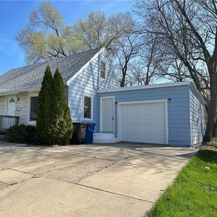 Image 2 - 6643 Southwest 17th Street, Des Moines, IA 50315, USA - House for sale