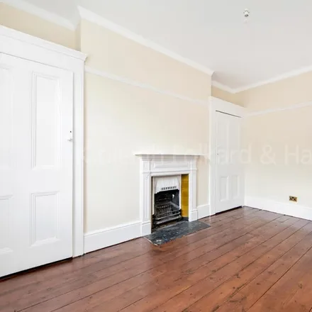 Rent this 2 bed apartment on Bendall House in 89 Bell Street, London