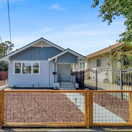 Image 1 - 2121 27th Ave, Oakland, California, 94601 - House for sale