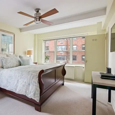 Image 6 - 177 East 77th Street, New York, NY 10075, USA - Condo for sale