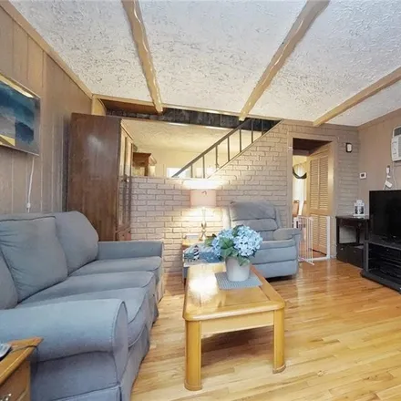 Image 7 - 9304 Foster Avenue, New York, NY 11236, USA - House for sale
