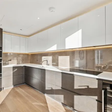 Image 3 - Sherrin House, 9 Beckford Close, London, W14 8TX, United Kingdom - Apartment for rent