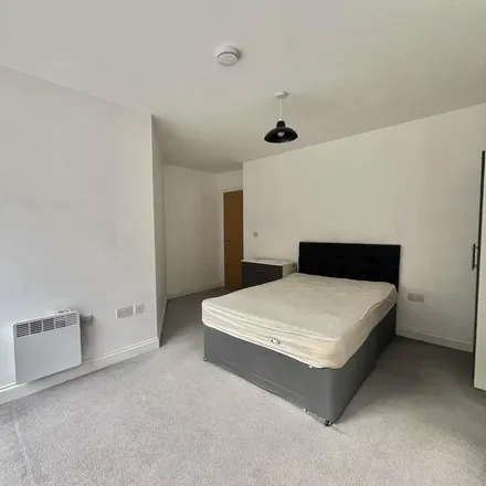 Image 2 - Perfect Fit, 95 Godwin Street, Bradford, BD1 3PP, United Kingdom - Apartment for rent