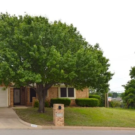 Buy this 3 bed house on 1214 Westbriar Drive in Weatherford, TX 76086