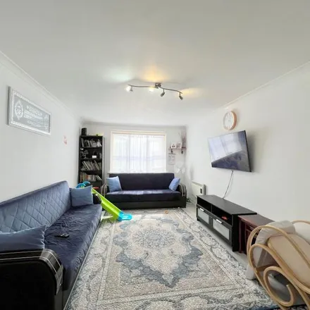 Rent this 1 bed apartment on Uxbridge Road in London, W3 9DB