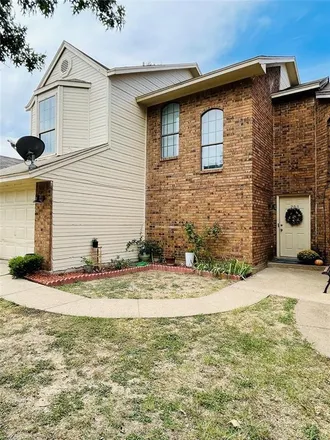 Buy this 2 bed townhouse on 203 Alpine Drive in DeSoto, TX 75115