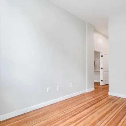 Image 7 - 181 Chestnut Street, Chelsea, MA 02150, USA - Apartment for rent