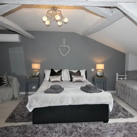 Rent this 4 bed house on Grange Neuve in 24500 Serres-et-Montguyard, France