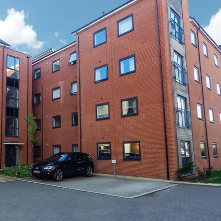 Rent this 1 bed apartment on Quercetum Close in Aylesbury, HP19 8JN