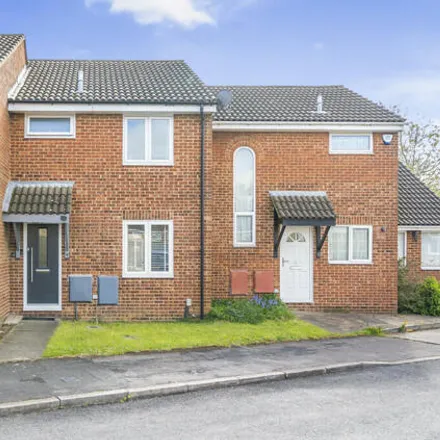 Buy this 3 bed townhouse on Gillfield Close in High Wycombe, HP11 1TS