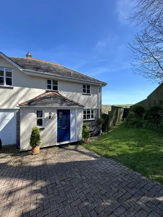 Rent this 4 bed house on Meadow Breeze in Lostwithiel, PL22 0BJ