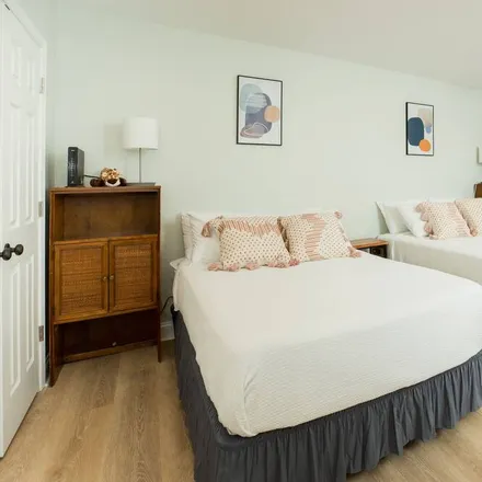 Rent this 3 bed apartment on Staunton