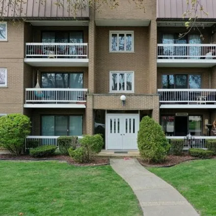 Buy this 2 bed condo on 9624 South Karlov Avenue in Oak Lawn, IL 60453