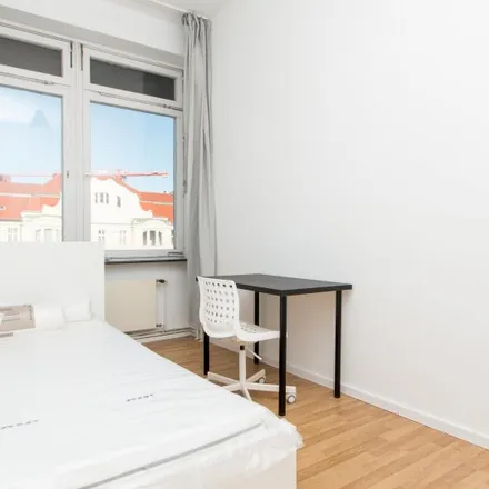 Rent this 4 bed room on Fritschestraße 34 in 10627 Berlin, Germany