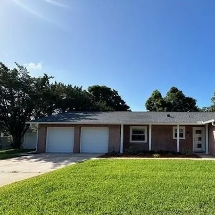 Buy this 2 bed house on 719 Wayne Avenue in New Smyrna Beach, FL 32168