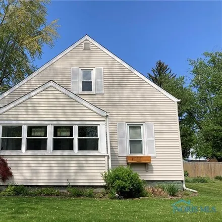 Buy this 3 bed house on 236 Prospect Street in Defiance, OH 43512