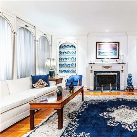 Image 2 - 2415 Avenue S, New York, NY 11229, USA - House for sale