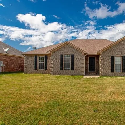 Buy this 4 bed house on 16 Eaglebrook Dr in Conway, Arkansas