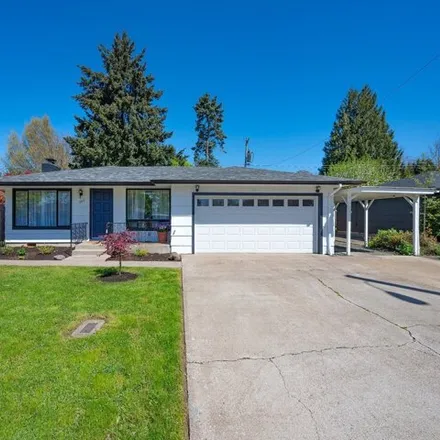 Buy this 4 bed house on 743 Armstrong Avenue in Eugene, OR 97404