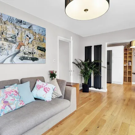 Rent this 3 bed townhouse on The Optic in 2A Rochelle Close, London