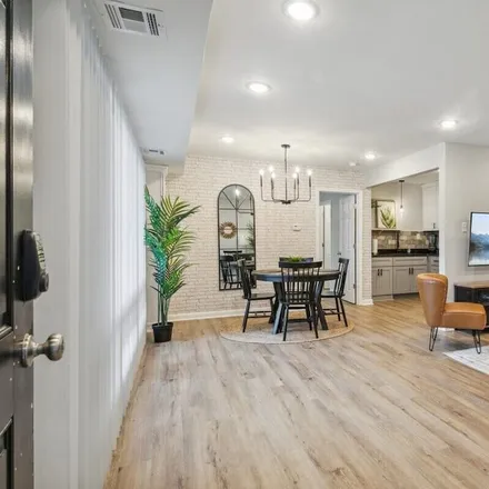 Rent this studio apartment on Hampton