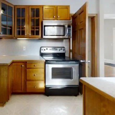 Image 1 - 4533 Queen Avenue North, Camden, Minneapolis - Apartment for sale