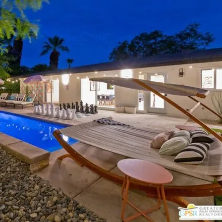 Image 2 - 676 East Chuckwalla Road, Palm Springs, CA 92262, USA - House for sale