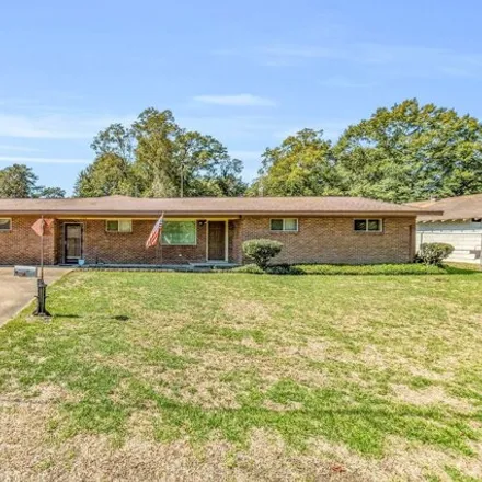 Buy this 3 bed house on 456 North 18th Avenue in Hattiesburg, MS 39401
