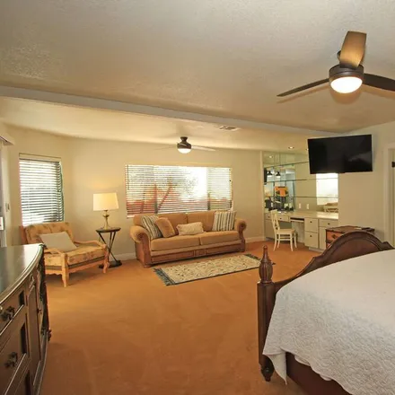 Rent this 3 bed condo on Rancho Mirage
